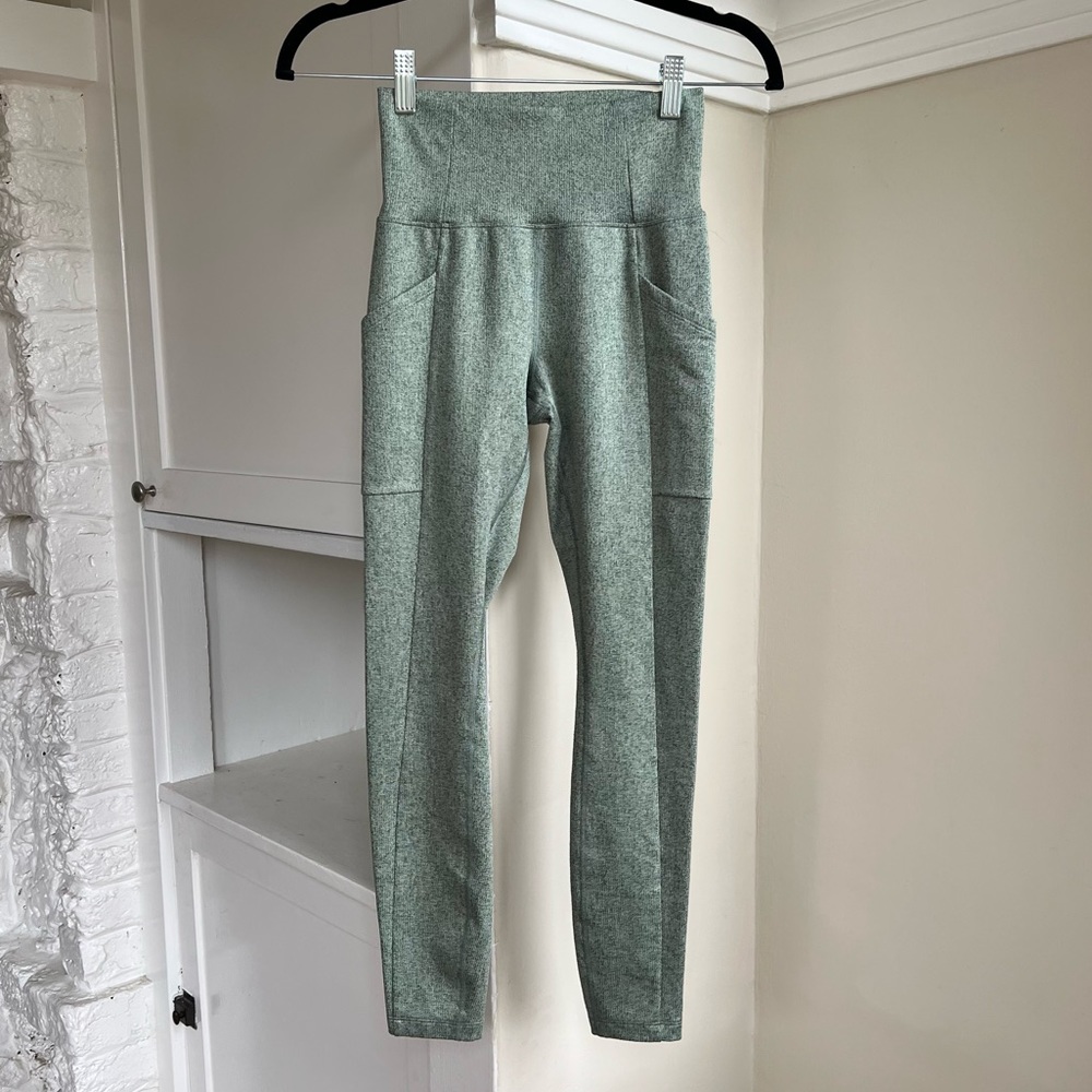 NWOT REI Co-op Active Pursuits 7/8 Tights